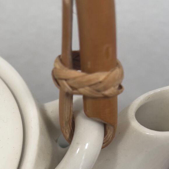 Vintage Asian Cherry Blossom Japanese Small Teapot with 4 Teacups Porcelain - Picture 14 of 16